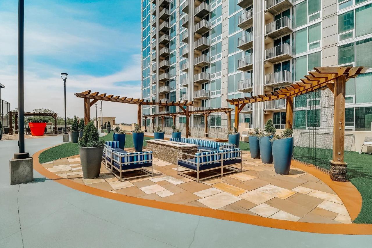 Frontdesk Skyhouse Apts Uptown Charlotte Apartman Kültér fotó