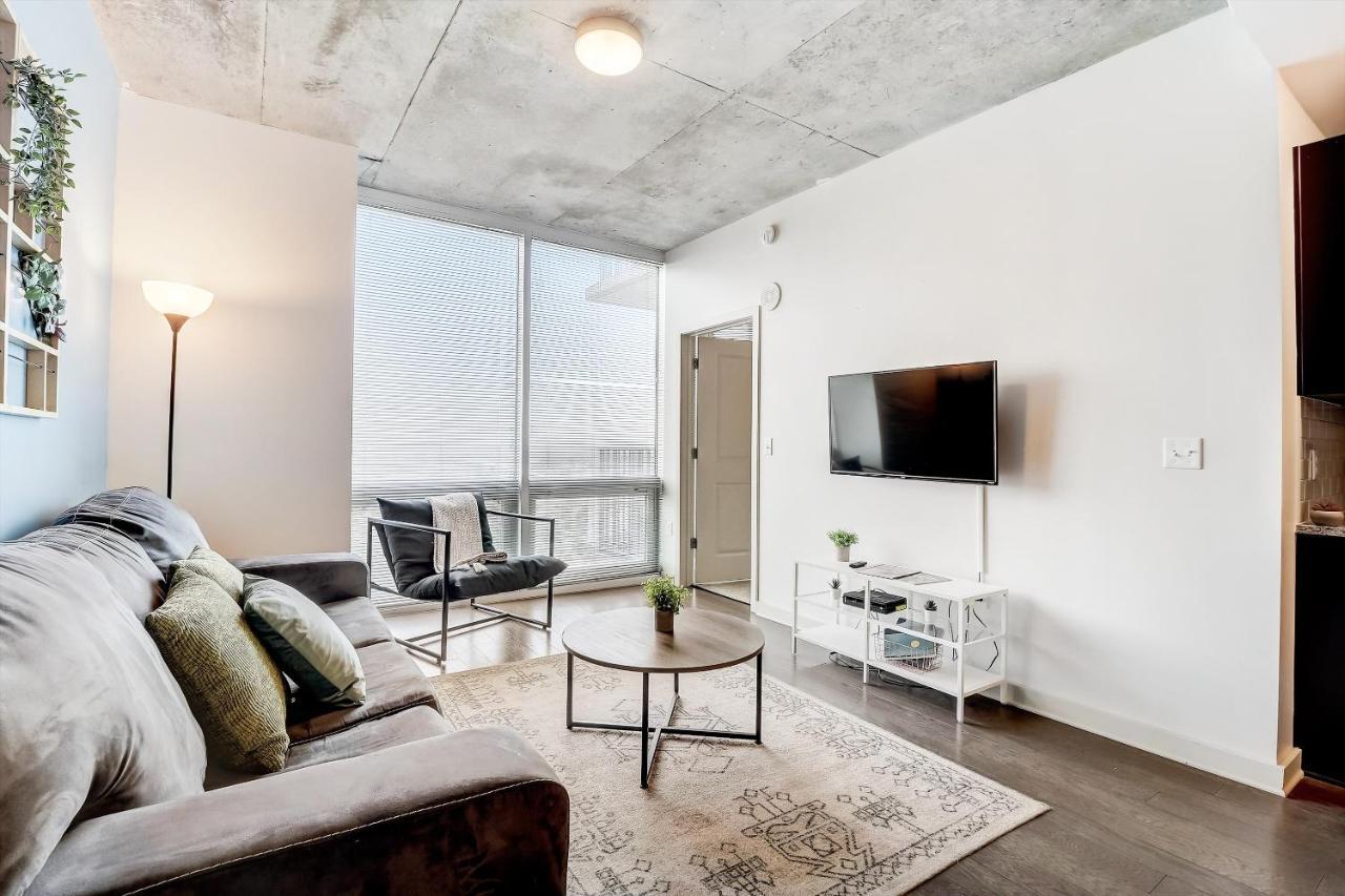 Frontdesk Skyhouse Apts Uptown Charlotte Apartman Szoba fotó
