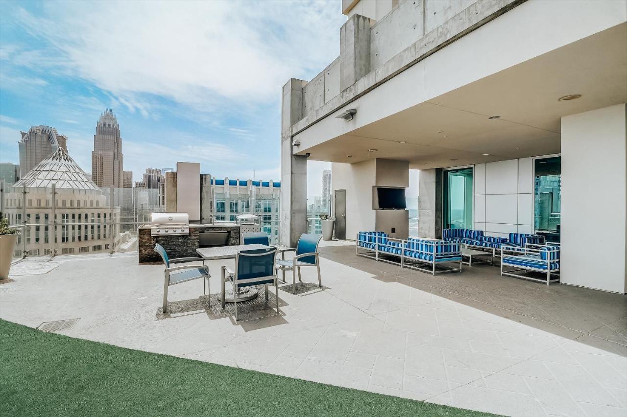 Frontdesk Skyhouse Apts Uptown Charlotte Apartman Kültér fotó