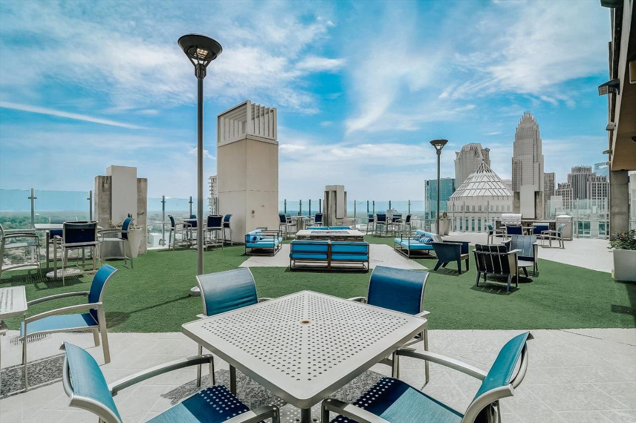 Frontdesk Skyhouse Apts Uptown Charlotte Apartman Kültér fotó