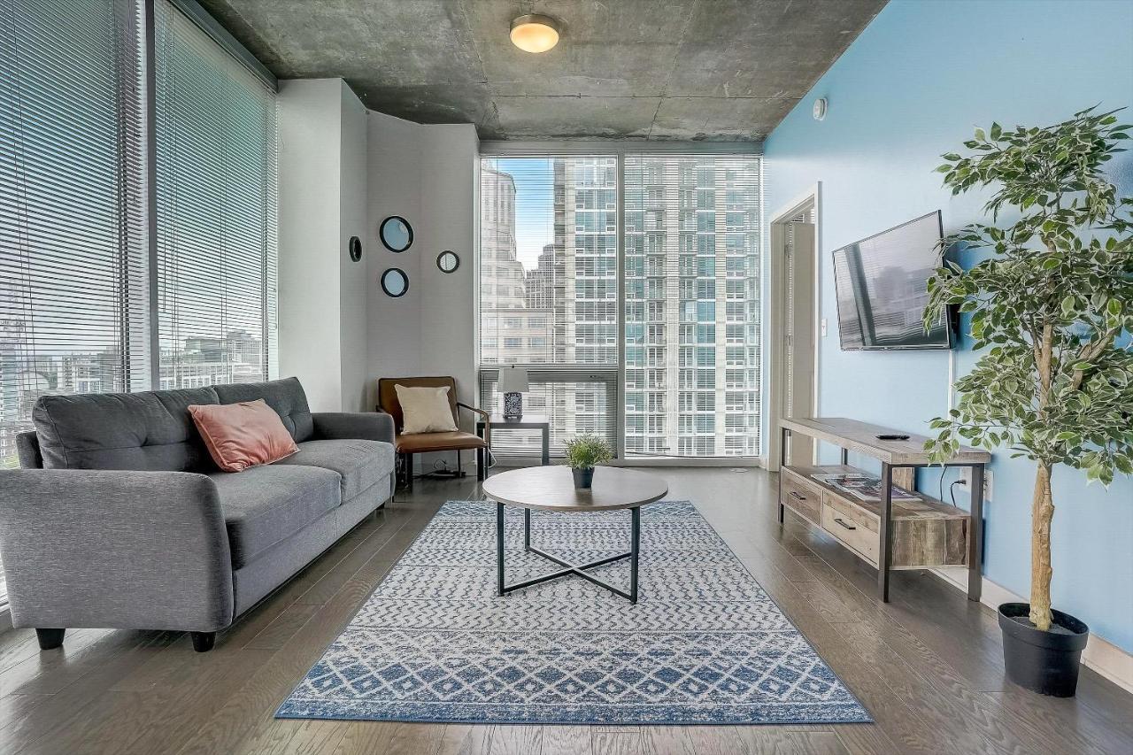 Frontdesk Skyhouse Apts Uptown Charlotte Apartman Szoba fotó
